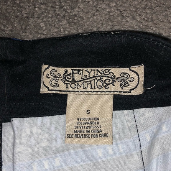 High rise patterned shorts - Picture 3 of 3